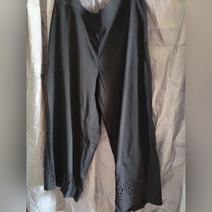 Women's black crop pant size 18W